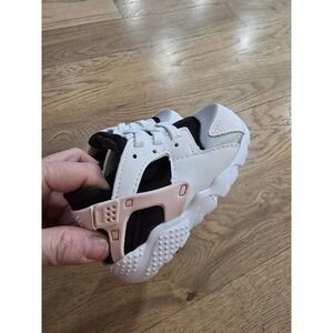 Nike Air Huarache Shoes White Black Pink Crib Sneaker Infant Size 5C